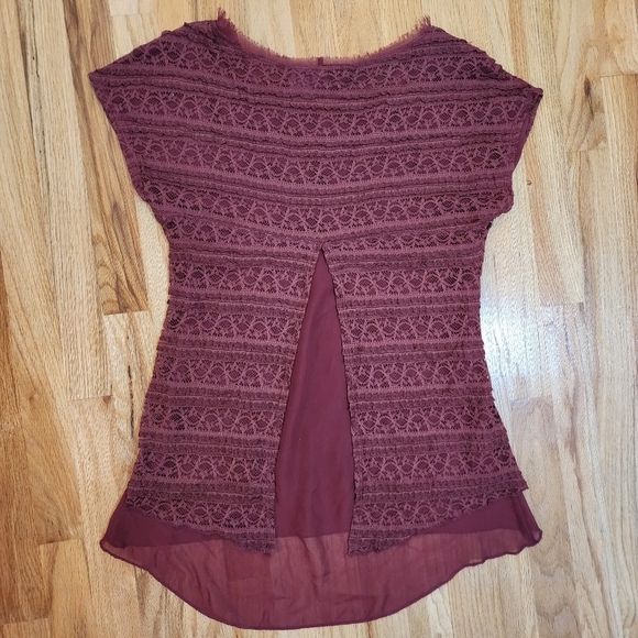 Burgundy red blouse shirt laced hi-low front slit back Size Small - Picture 7 of 8